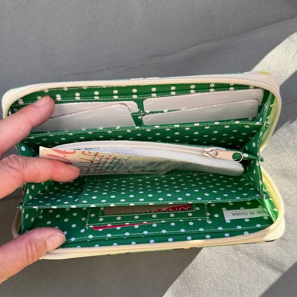 Bungalow 360 Green Bee and Daisy Kids Wallet - Picture 3 of 3